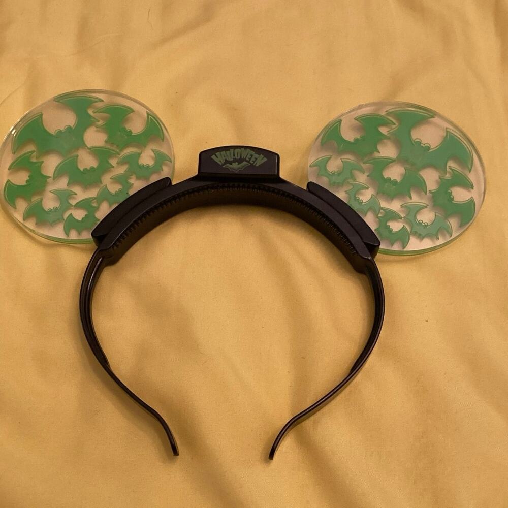 NWOT Disney Parks Happy Halloween Light-Up Bat Headband